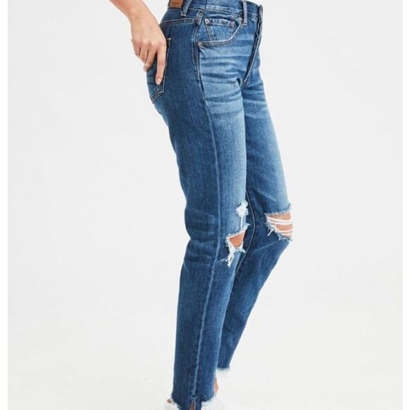 American Eagle hi-rise distressed, raw hem Girlfriend Jeans - Picture 4 of 8